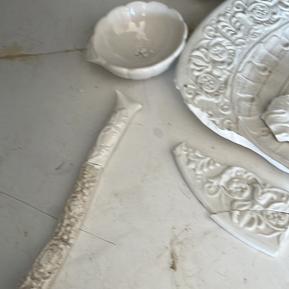 Italian Porcelain serving bowl LID (pedestal, ladle and platter broken 😢 - Picture 9 of 12